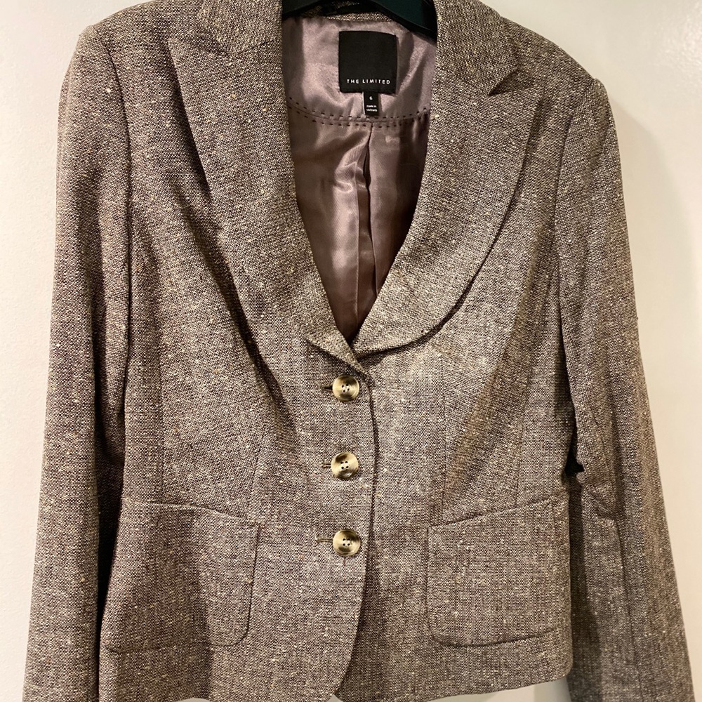 The limited brown blazer size 6